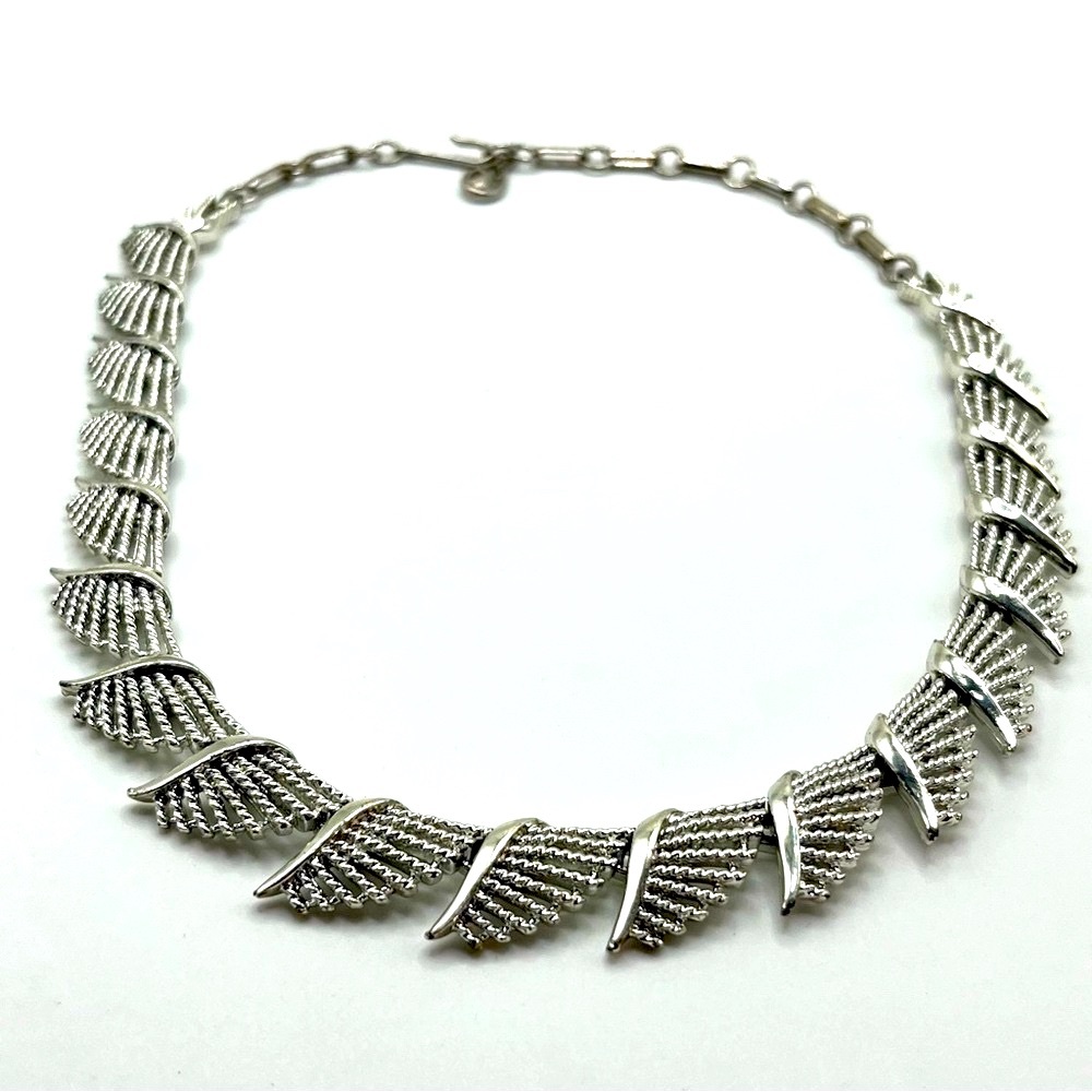 Vintage signed Coro Silver tone linked Leaf Necklace 16”